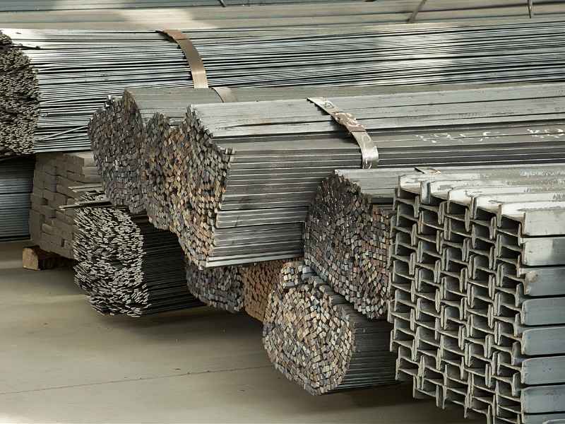 Memilih Distributor Baja Ringan Profesional Terpercaya